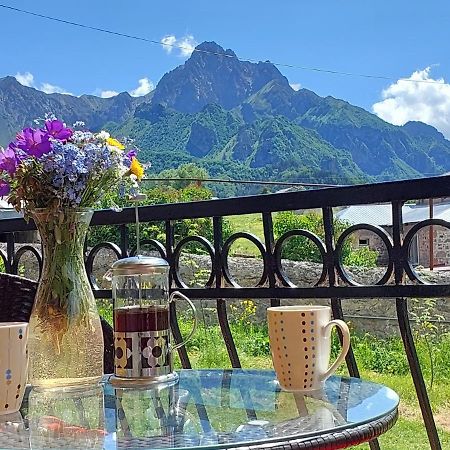 Cozy Hotel Kazbegi ภายนอก รูปภาพ