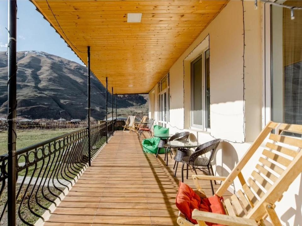 Cozy Hotel Kazbegi ภายนอก รูปภาพ